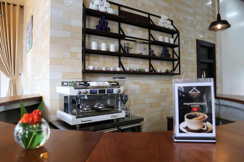 Yeak Loam Hotel Banlung Exterior foto